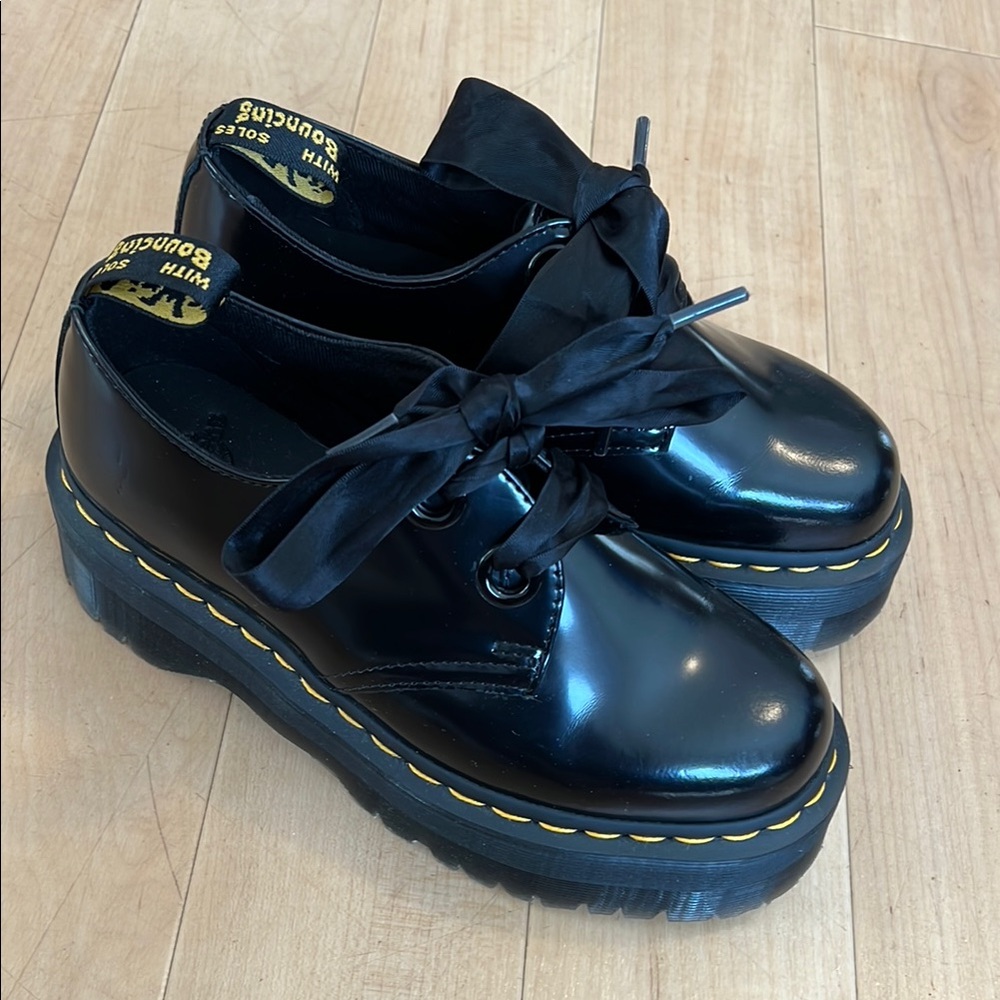 Dr. Martens HOLLY LEATHER PLATFORM SHOES 6 - Picture 2 of 16